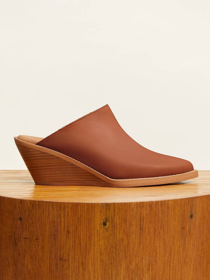 Ava for wholesale by Jack Erwin