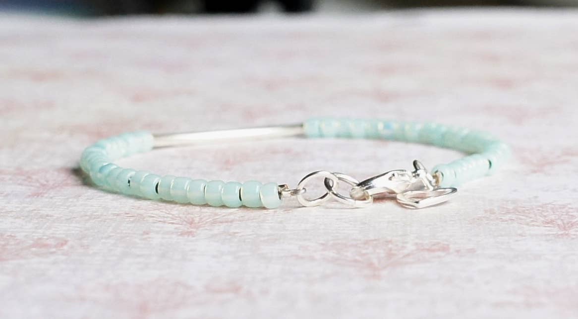 Sentimento - Wholesale Beaded Bracelet - Light Green Sterling Silver Bar Bracelet1