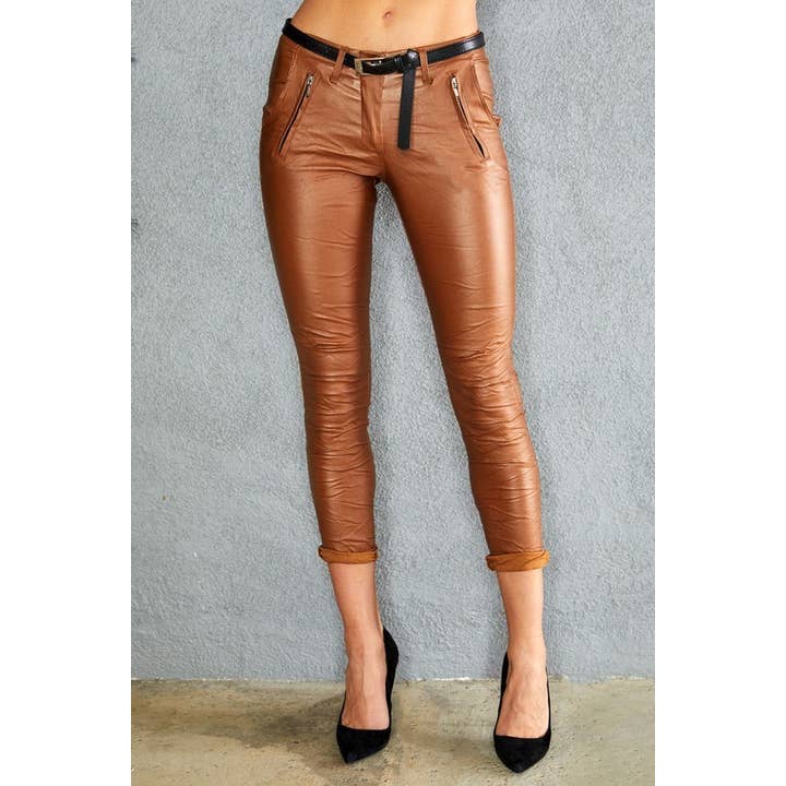 VAXBELAGDA KRINKLADE BYXOR MED BÄLTEFICKOR (813042-PU) för wholesale av VENTI6