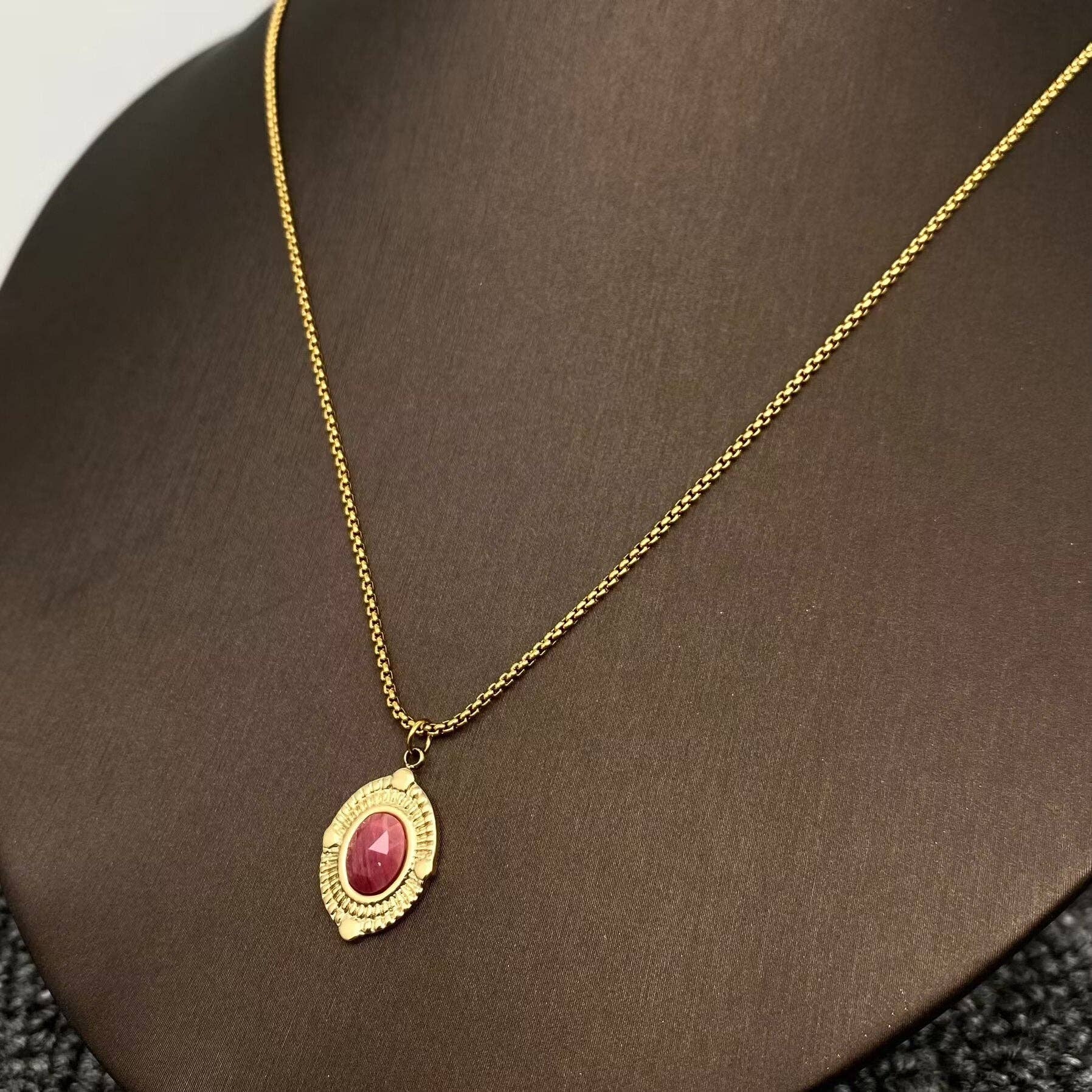 Mio Queena - Wholesale Pendant/Charm Necklace - Geometric Rhodochrosite Charm 18K Golden Necklace - FGS/CS1