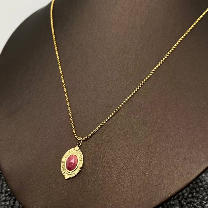 Mio Queena - Wholesale Pendant/Charm Necklace - Geometric Rhodochrosite Charm 18K Golden Necklace - FGS/CS1