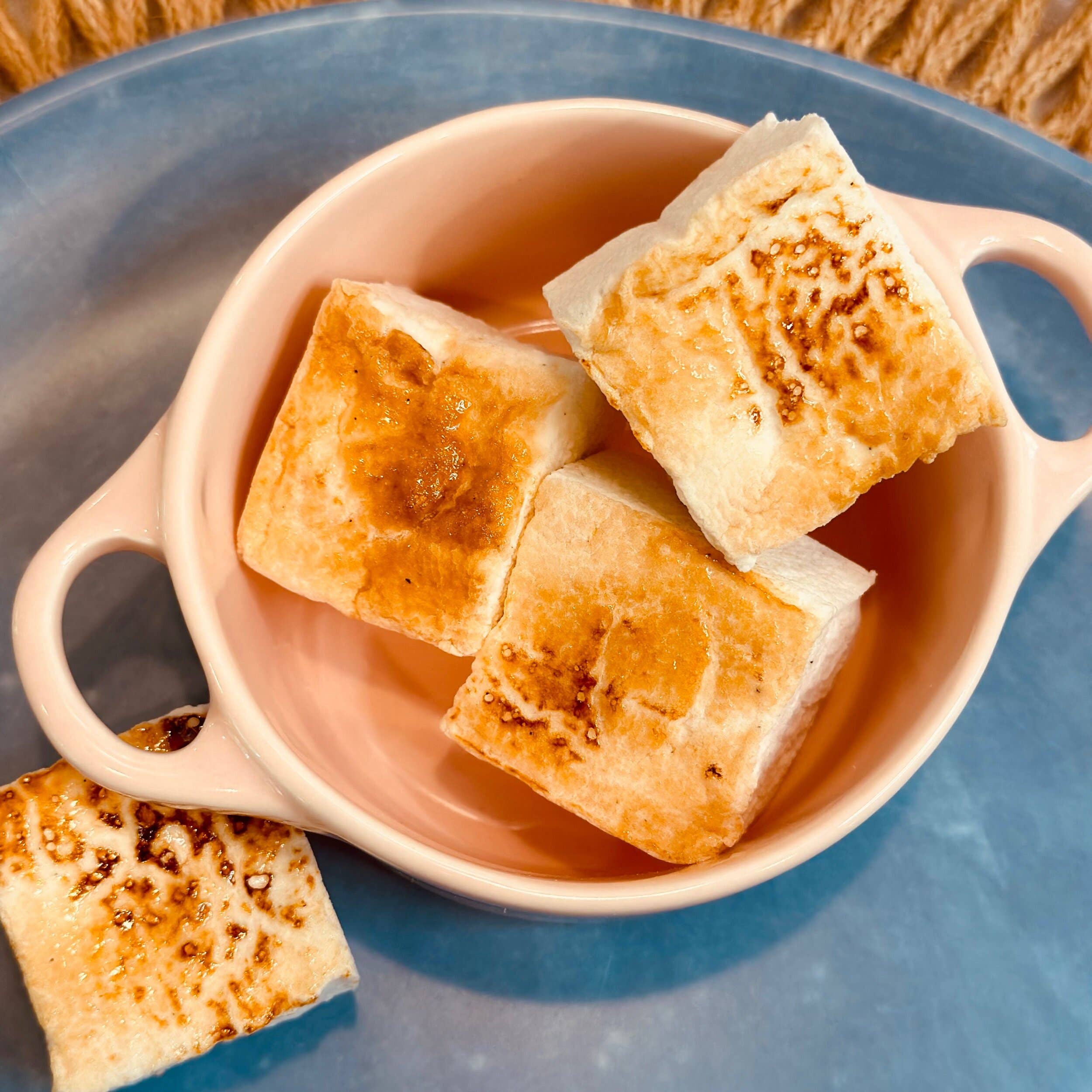 Mallowdoos Marshmallows - Wholesale Marshmallow - Vanilla Bean Crème Brûlée Marshmallows1