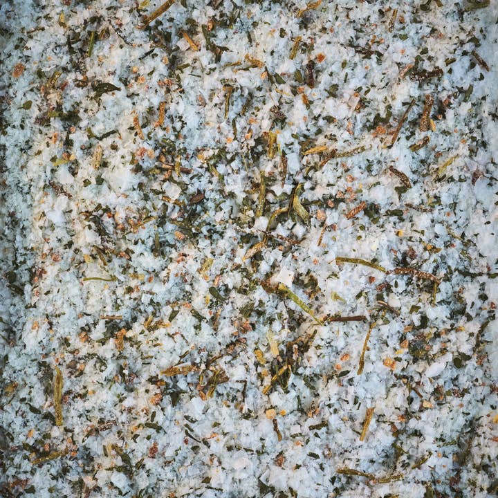 Gourmet Food Solutions, Inc. - Wholesale Salt - GARLIC Sea Salt by Maldon, 100g5