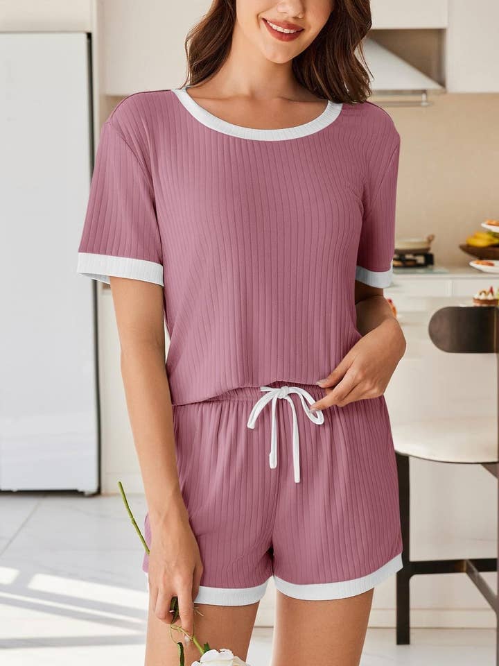 Set Pigiama Estivo a Righe a Blocchi di Colore per la vendita all'ingrosso da parte di Suhkasana