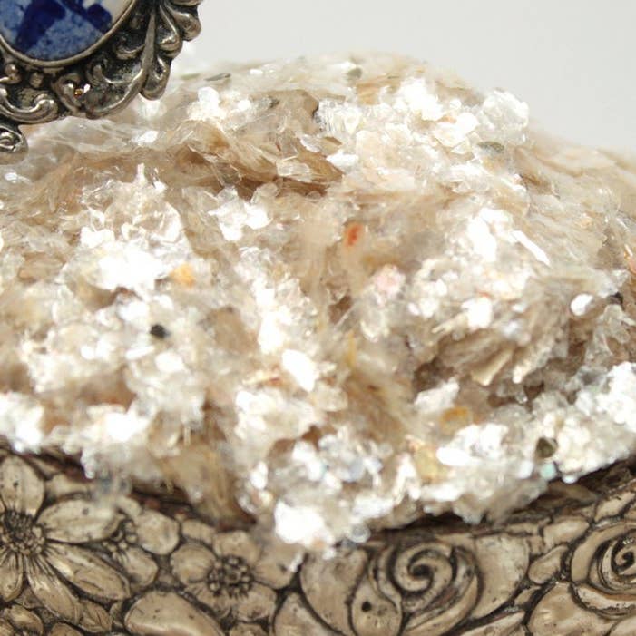 Natural Tan Flakes - Natural Mica for wholesale on Faire6