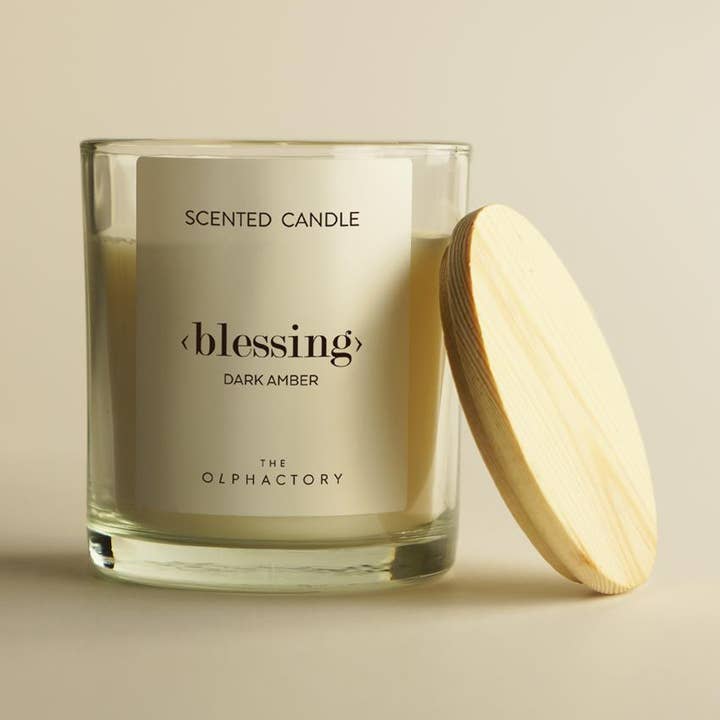 THE OLPHACTORY Dunkle Bernstein Duftkerze aus pflanzlichem Wachs 200 g für den Großhandel von SEVENREEDS