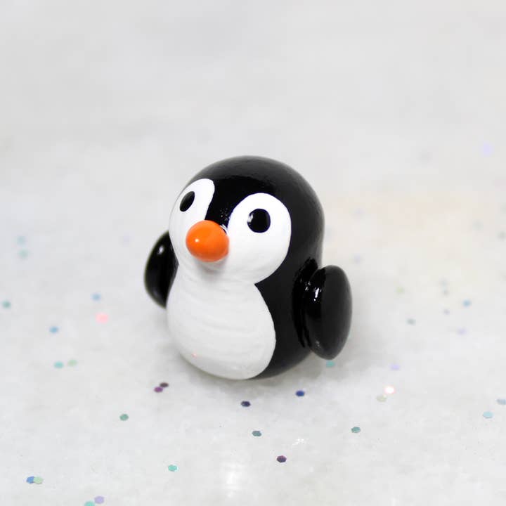 Penguin Figurine for wholesale by Mariposa Miniatures