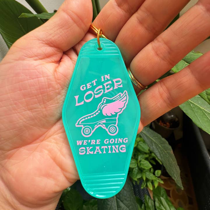 Create & Skate Factory – wholesale Nyckelring - Unisex – Låt oss åka skridskor Retro Motel Nyckelring