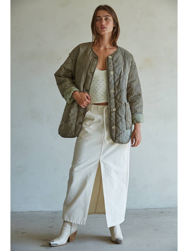 Oliven By Together vævet nylon quiltet jakke med V-udskæring og knapper for engroshandel på Faire3