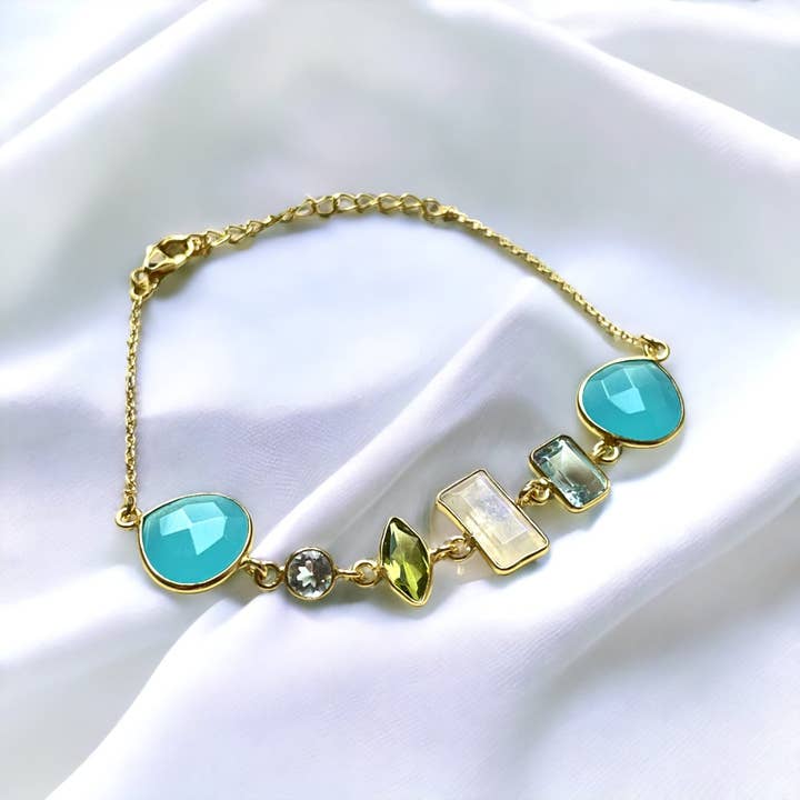 MadamLili - Vente Bracelets à breloques/pendentifs - Bracelet multi-pierres précieuses plaqué or 925 avec péridot, aigue-marine, calcédoine et pierre de lune3