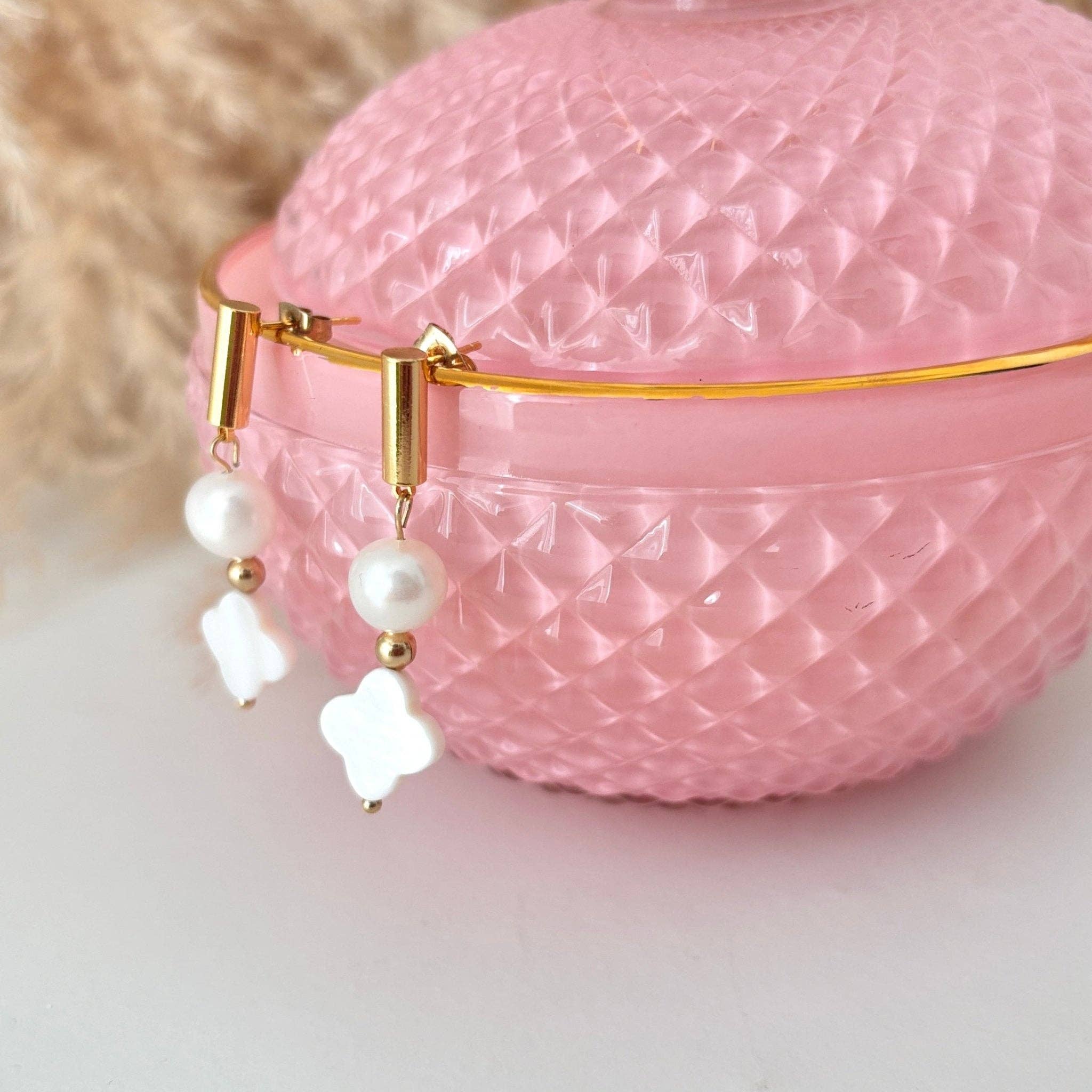 DUESTELLE ITALIA - Wholesale Dangle Earrings - Fleur de Pearl Earrings - White Four-Leaf Clover Earrings5