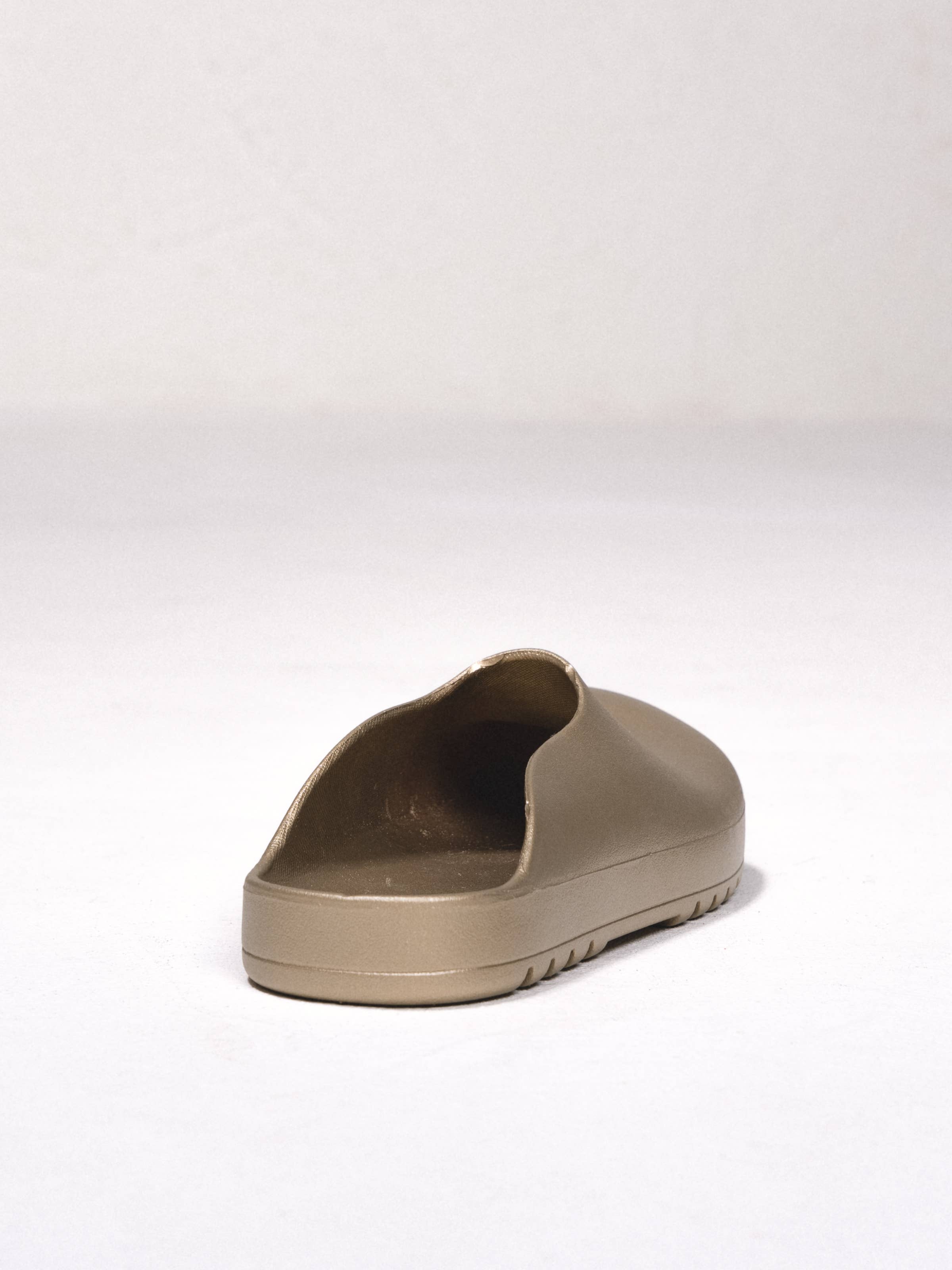 SMF - Wholesale Sandals - Women's - 249975 - Metallic clog sandals3