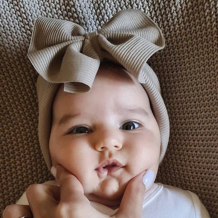 Bandeau pour bébé en coton avec nœud Luna pour la vente par Sofia Accessories