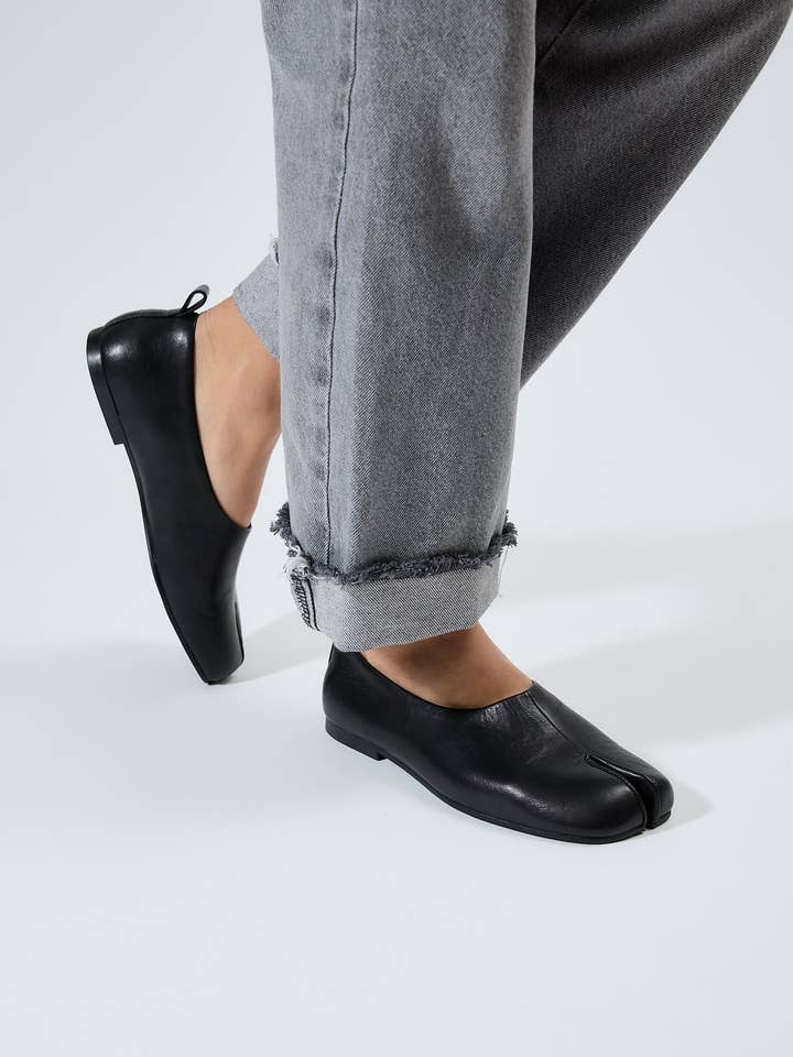 LONZA SHOES - Wholesale Flats - Women's - Akaste Black