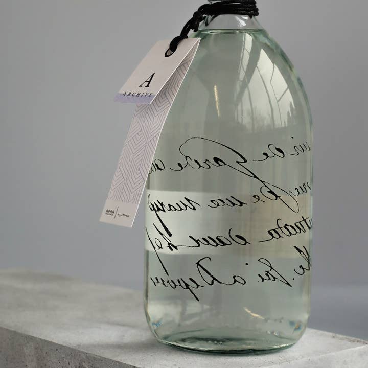 ARCHIVE - Wholesale Bubble Bath - Poet At Heart Bubble Bath 1