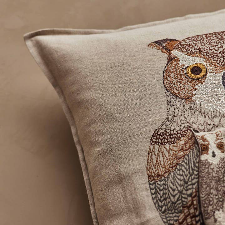 Coral & Tusk - Venta al por mayor Cojín decorativo - Almohada de bolsillo Owl Mama1