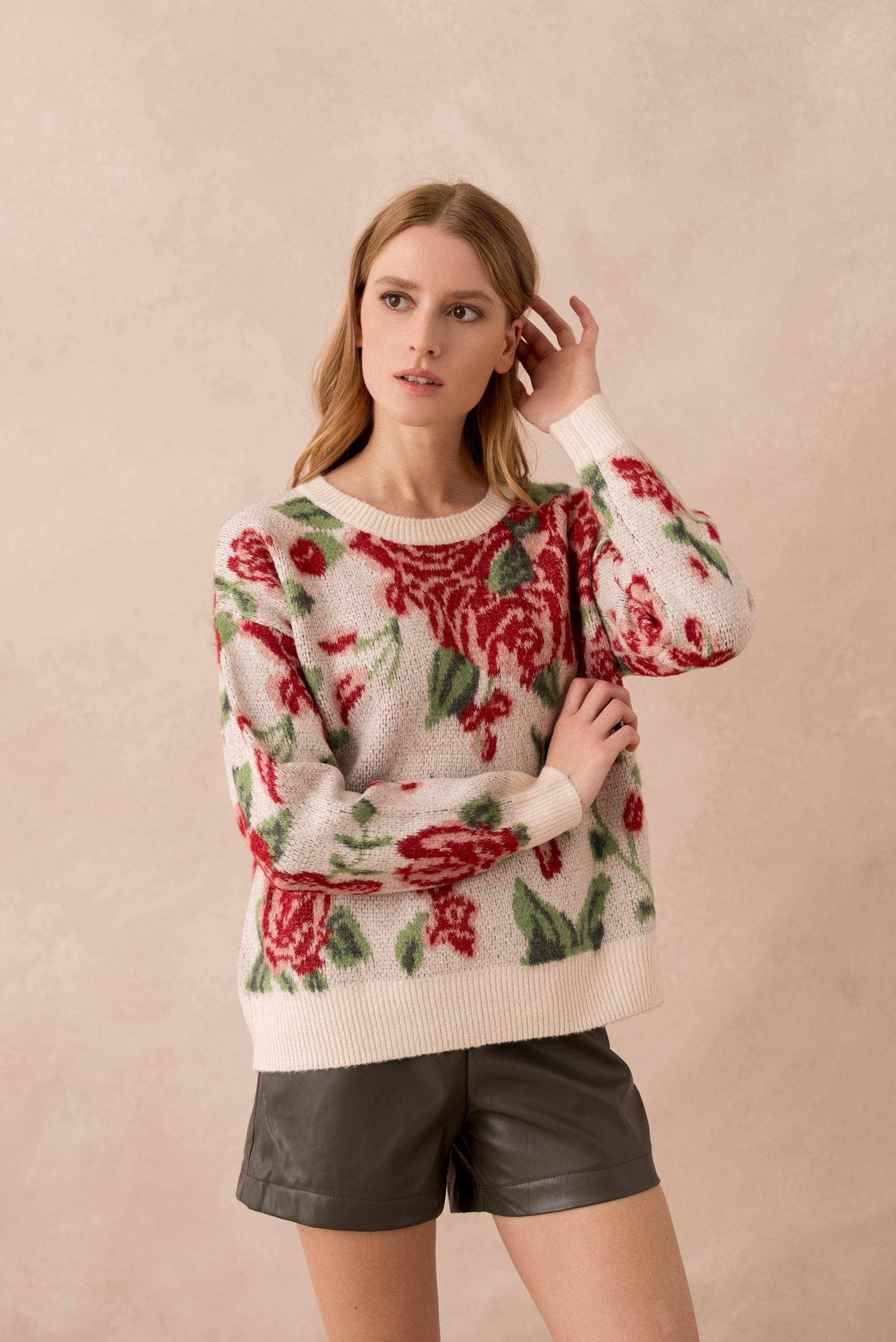 Beige BOSA 132 sweater for wholesale on Faire3