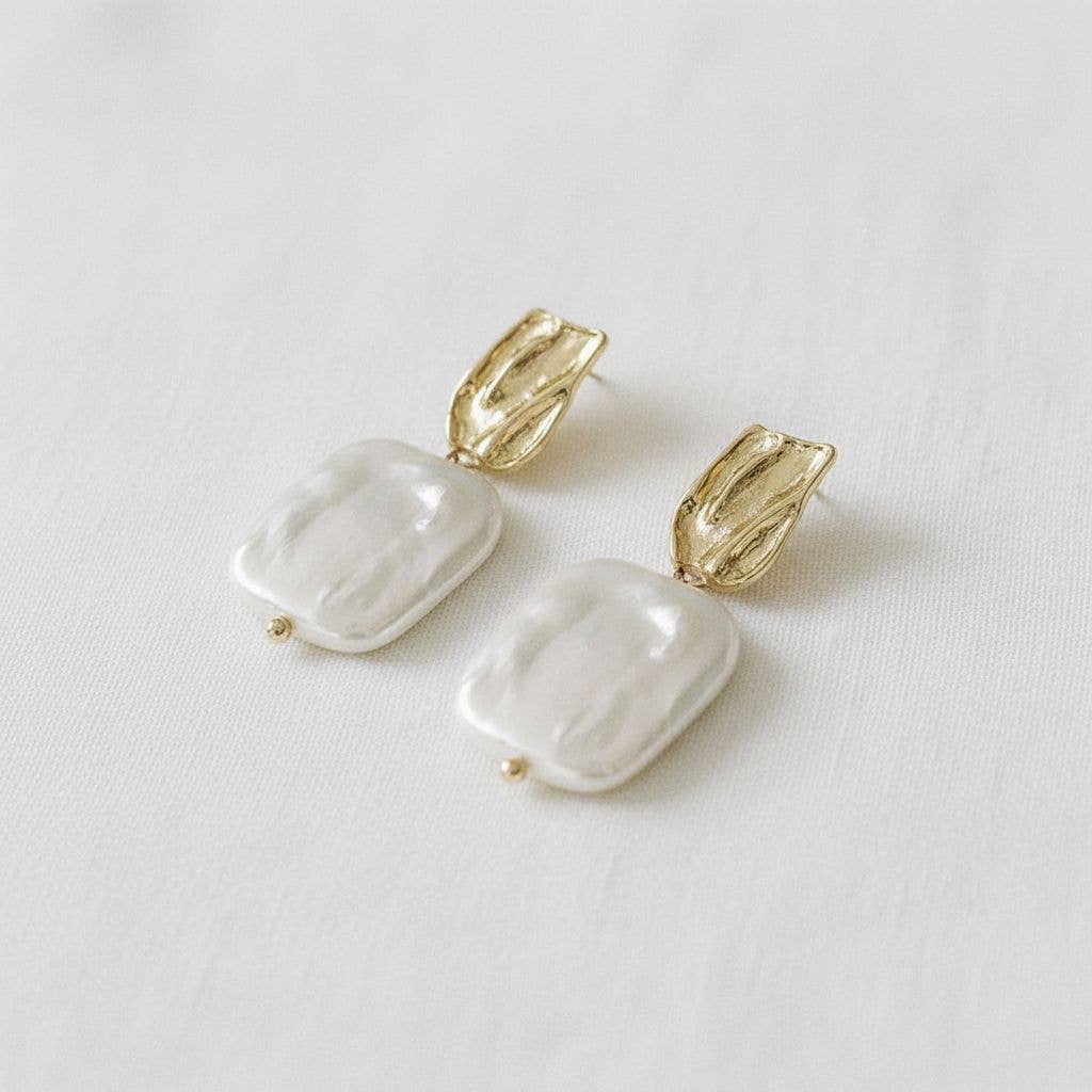 Ellemadera - Wholesale Dangle Earrings - Baroque-Inspired Freshwater Pearl Drop Earrings1