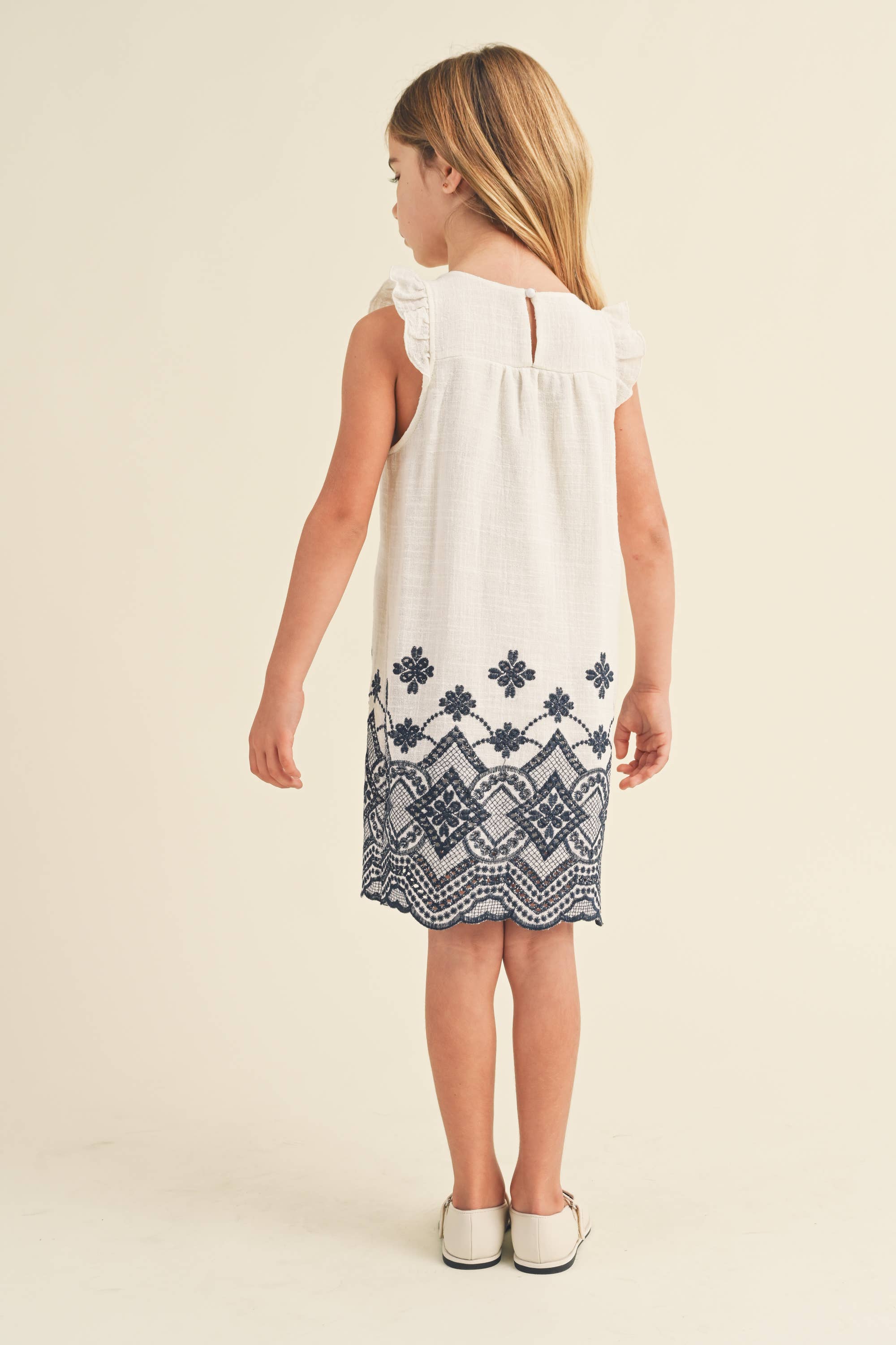 heart and arrow - Vendita all'ingrosso Vestito - Bambini - RICAMO IN ARGENTO CON VOLANT PER BAMBINI E BAMBINE (2T-4T)3