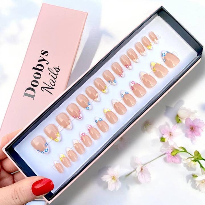 Almendra corta con flores pop para venta al por mayor de Doobys Nails