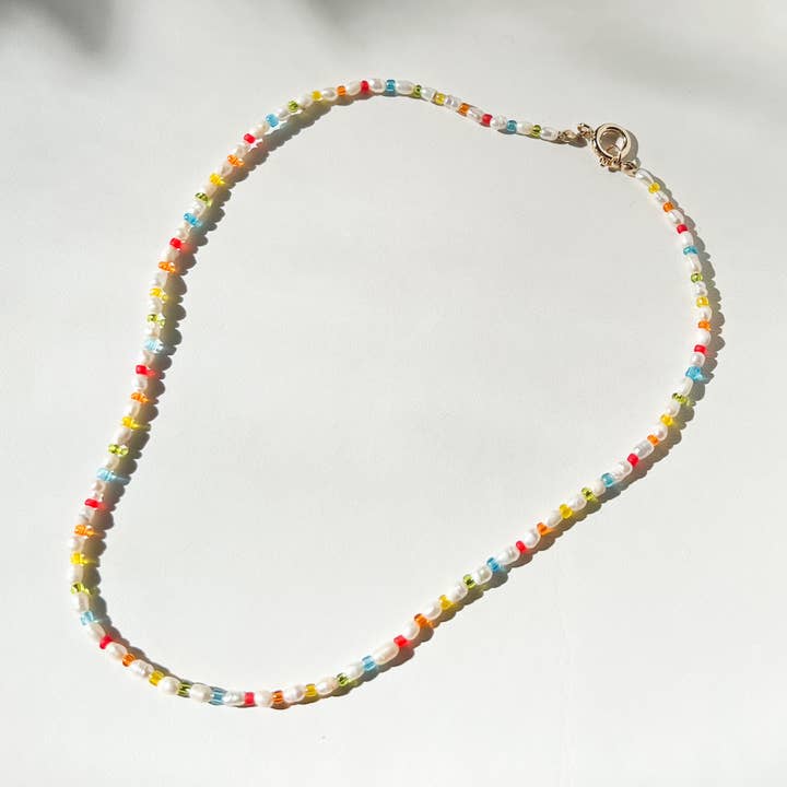 Rainbow Baby Pärlhalsband för wholesale av Roop Jewelry