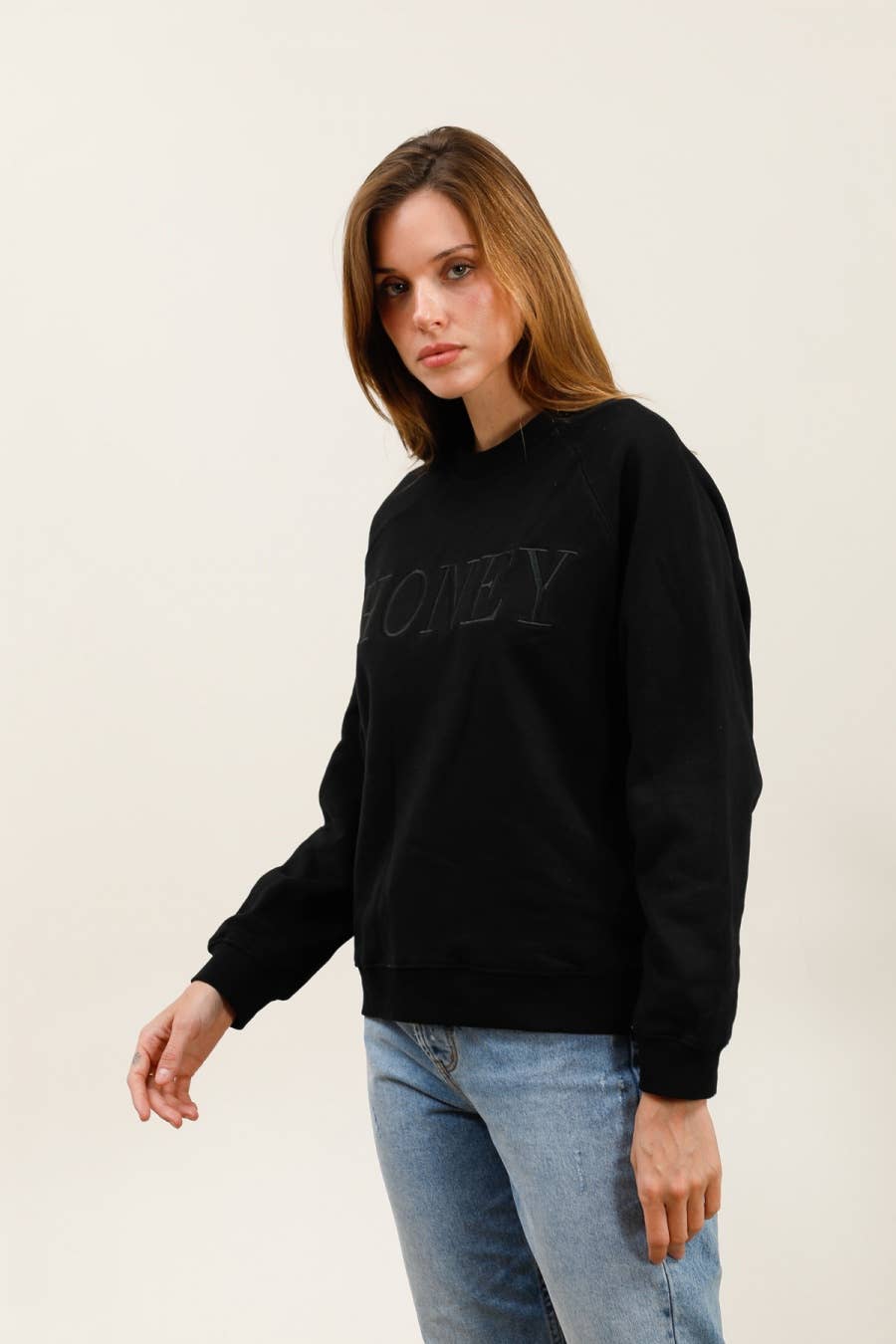MOOYA - Wholesale Sweatshirt - Women's - Plain cotton sweatshirt with round neck embroidery HONEY - M2193