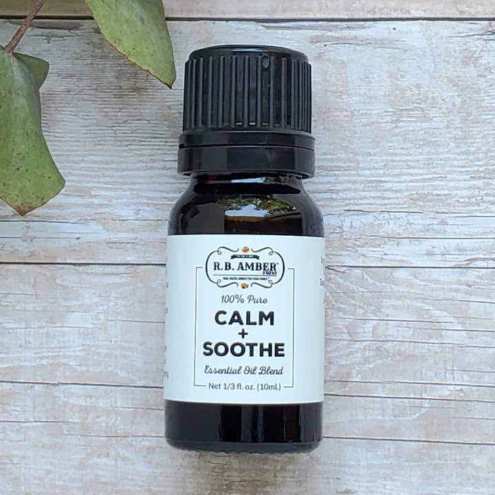 Calm + lindre æterisk olie blanding (10mL) for engroshandel hos R.B. Amber Jewelry