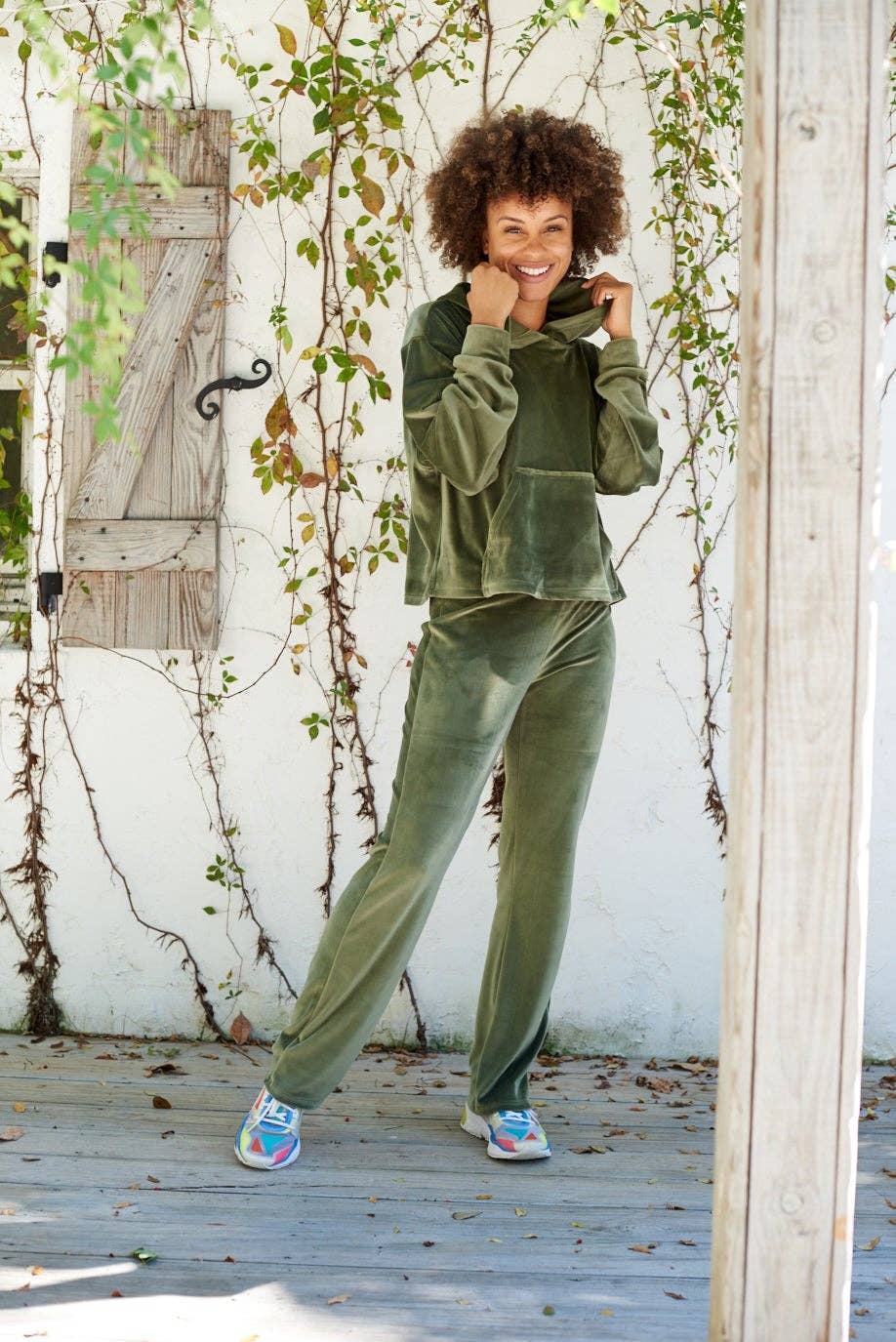 Empowear LLC – Engroshandel Loungesæt - Dame – Elsker Casual Så Blød Velour Hoodie og SweatPant 2-pc Sæt12