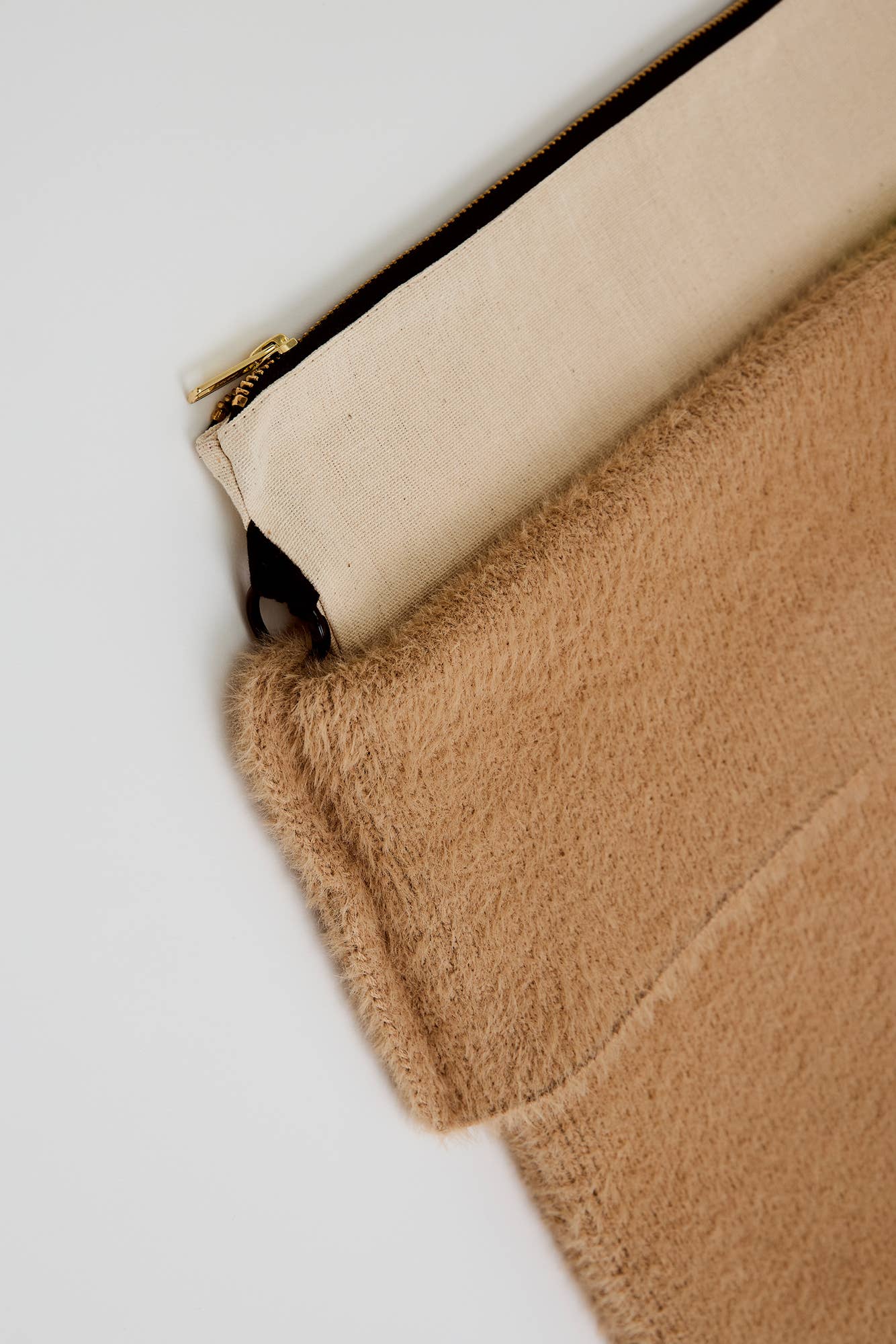 Nenya Fashion Limited – wholesale Top handle bag – women's – Soft Clutch Bag Made Of Fluffy Yarn4