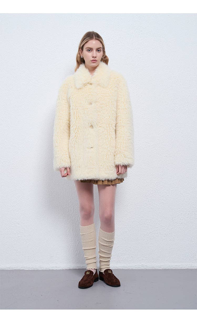 Beige Fuskinn Shearling-kappa Mysig Chic Stil för wholesale på Faire7