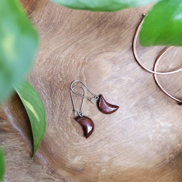 Three Witches Tea Shop – Brincos de argola por atacado – Conjunto de brinco de lua de obsidiana de mogno