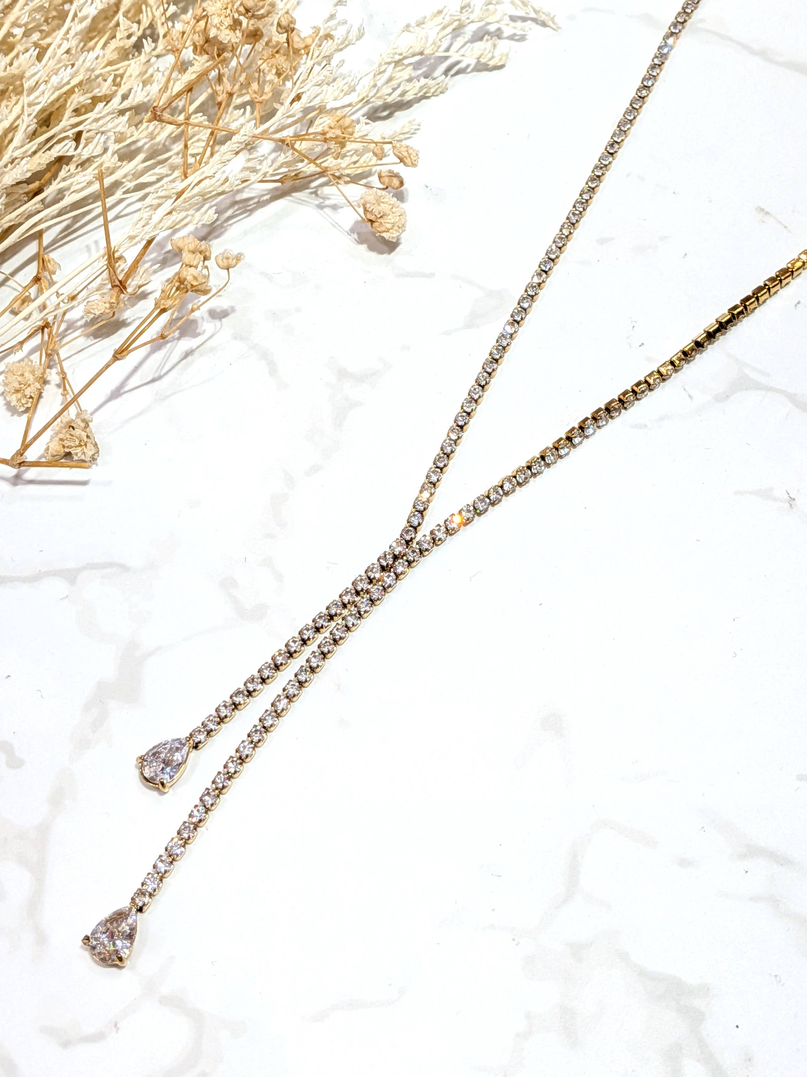 Gold Silvina necklace in stainless steel for wholesale on Faire