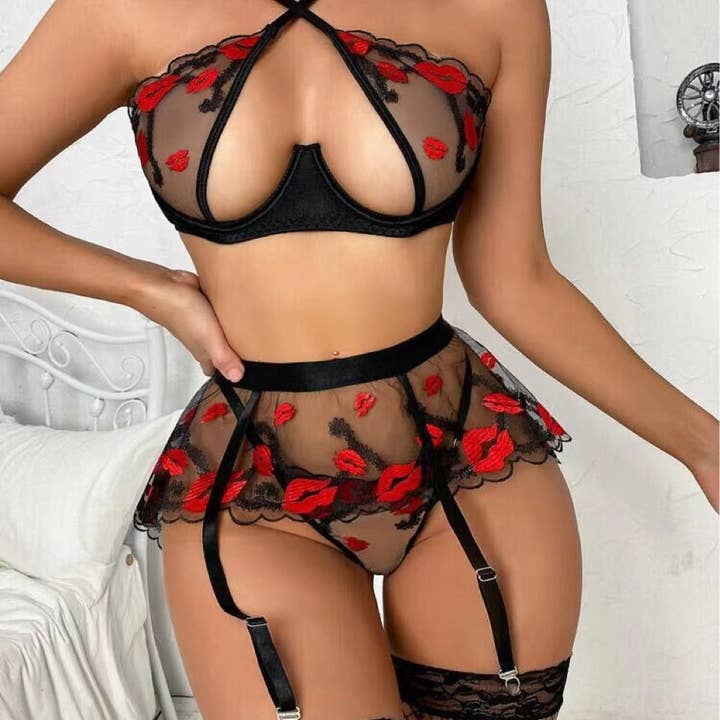 Vrouwen Sexy Lippen Geborduurde Lingerie voor wholesale door SALINA TRADING INC