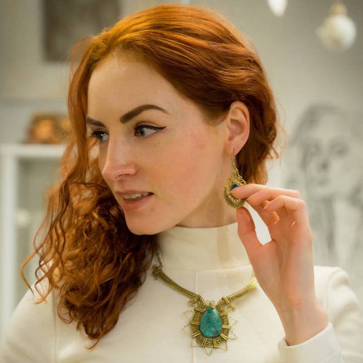 Mexikansk turkos mässingsdropphalsband för wholesale av Maral Kunst