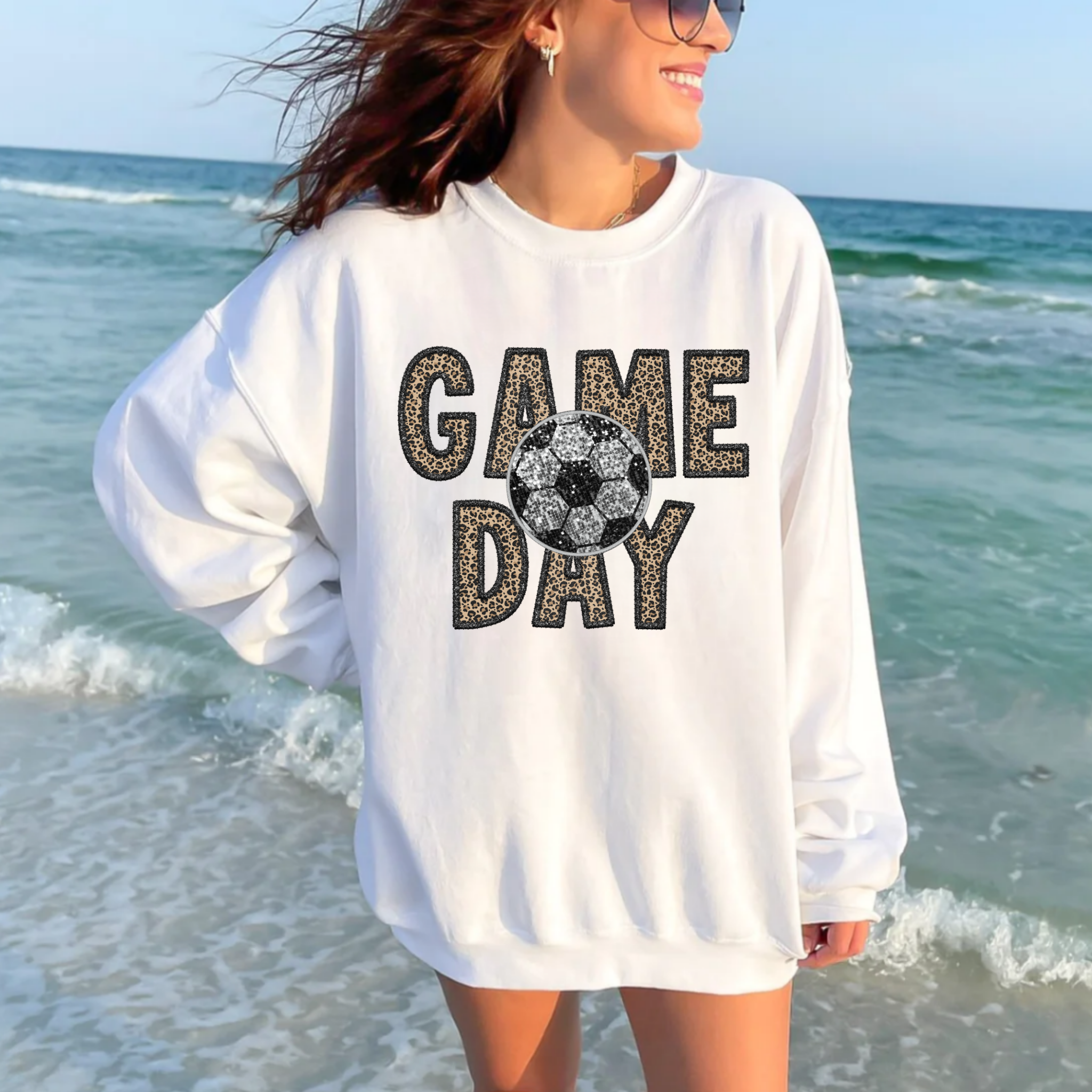 TEELUX – Großhandel Sublimationsrohling – (Shirt nicht im Lieferumfang enthalten) Aufnäher GAME DAY SOCCER mit Kunstpailletten — transparenter Filmtransfer1