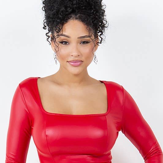 Plus læder crop top med lange ærmer og firkantet halsudskæring for engroshandel hos D.ROCK