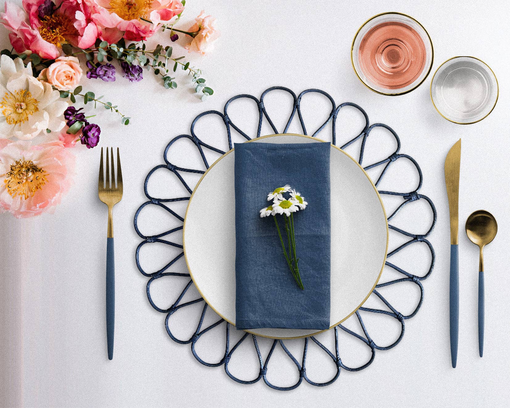 Bali Harvest - Wholesale Placemat - Rieten placemat in petal blue, handgevlochten rieten onderbord1