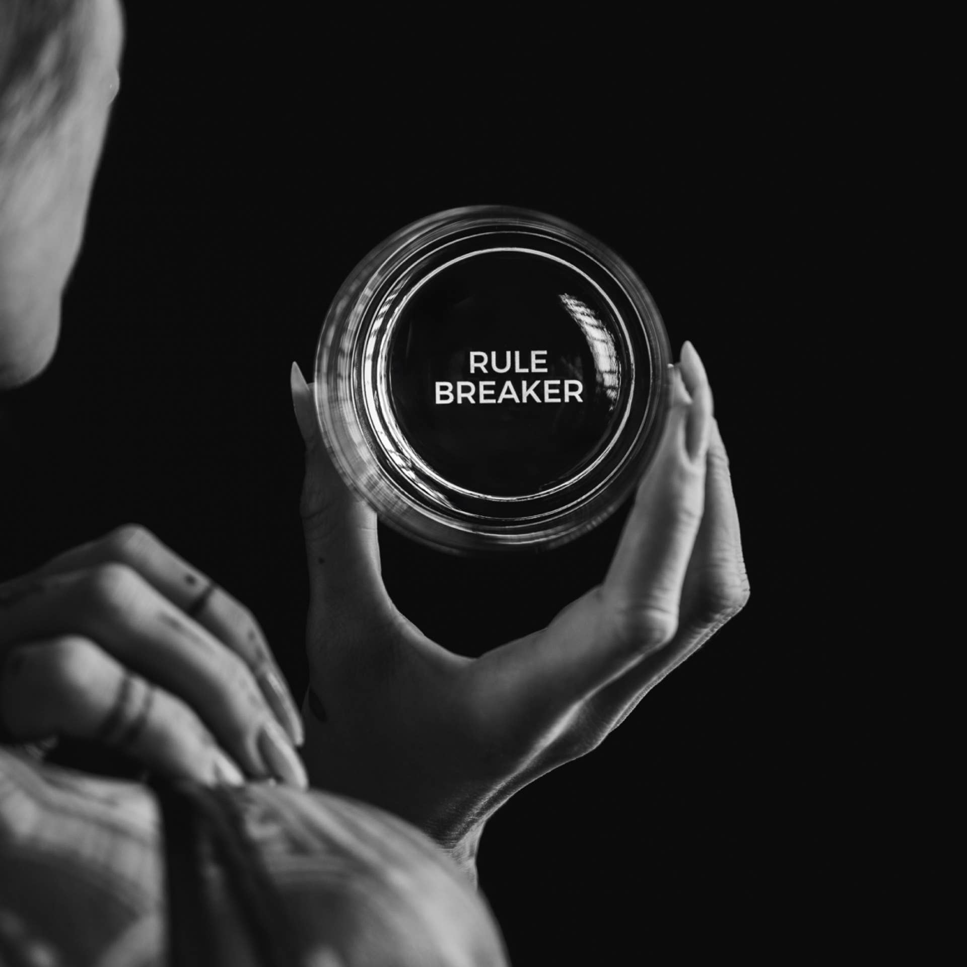 Casa Vivida - Wholesale Drinking Glass/Cup - Casa Vivida Glass "Rulebreaker"1