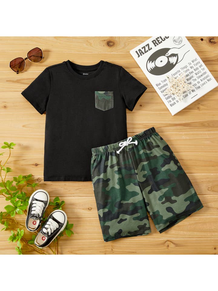 Schwarz 2-teiliges Set mit T-Shirt und Camouflage-Shorts für Kleinkinder und Jungen für den Großhandel auf Faire