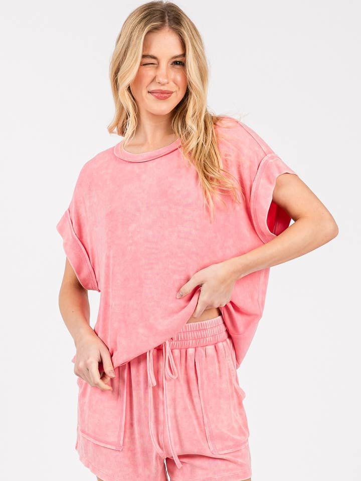 MINERALGEWASCHENES OBERTEIL UND SHORTS IM RIPPEN-SET. für den Großhandel von Sewn and Seen