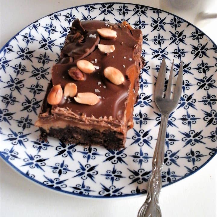 Anthony James Chocolate – Großhandel Brownies – Luxuriöse Brownies mit gesalzener Erdnussbutter, Karamell,
