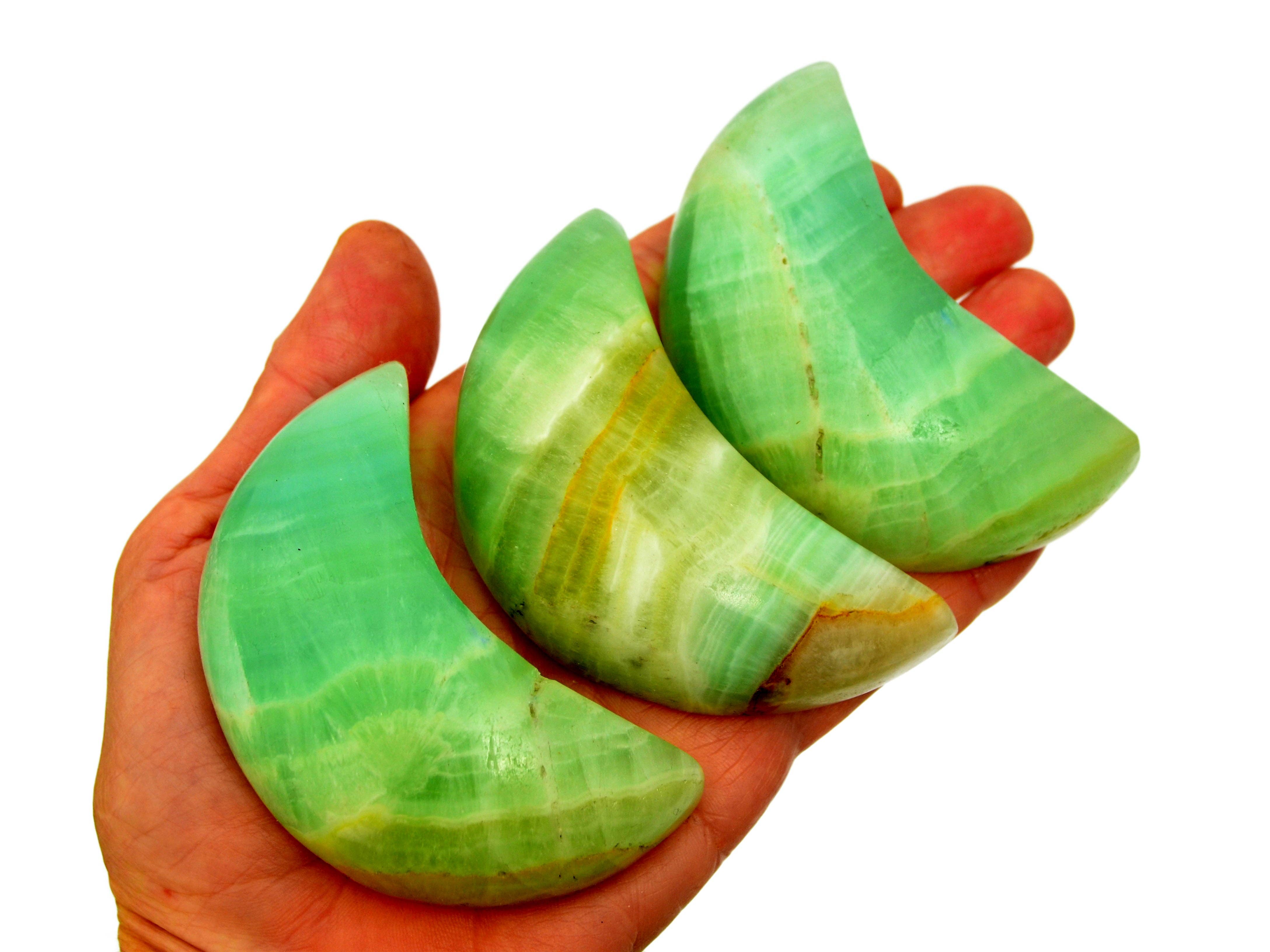 Kaia & Crystals – Großhandel Spiritueller Stein/Kristall – Mondförmiger Pistazien-Calcit (70 mm - 75 mm)5