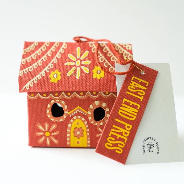 East End Press - Wholesale Ornament - Gingerbread House Screen-Printed Board Decoration4