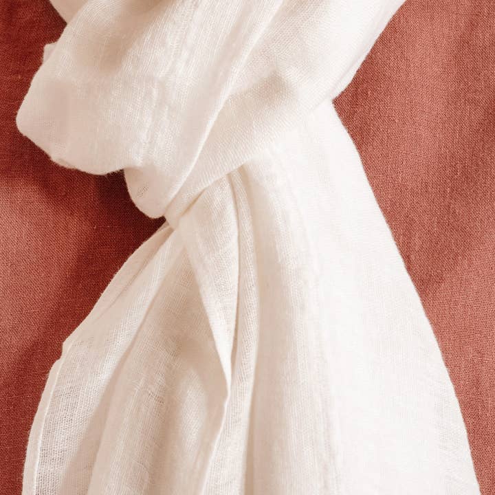 LinenQ – wholesale Scarf – Women's – Linen scarf in White color2