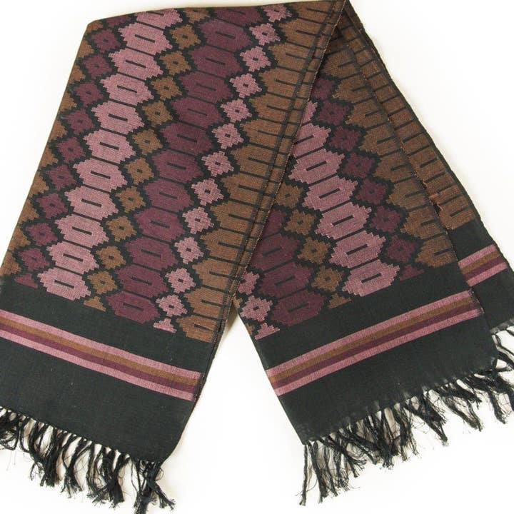 Foulard à joues Rose Dacca pour la vente par Didi Bahini Fair Trade