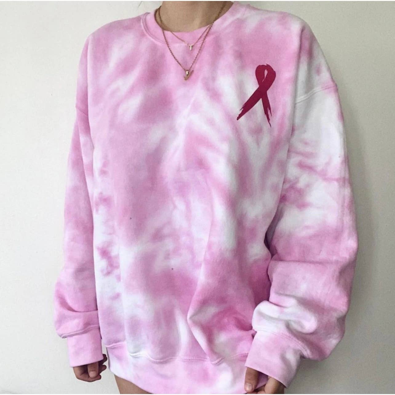 Rags Revived - Vendita all'ingrosso Felpa stampata - Donna - Girocollo per la consapevolezza del cancro al seno tie dye0