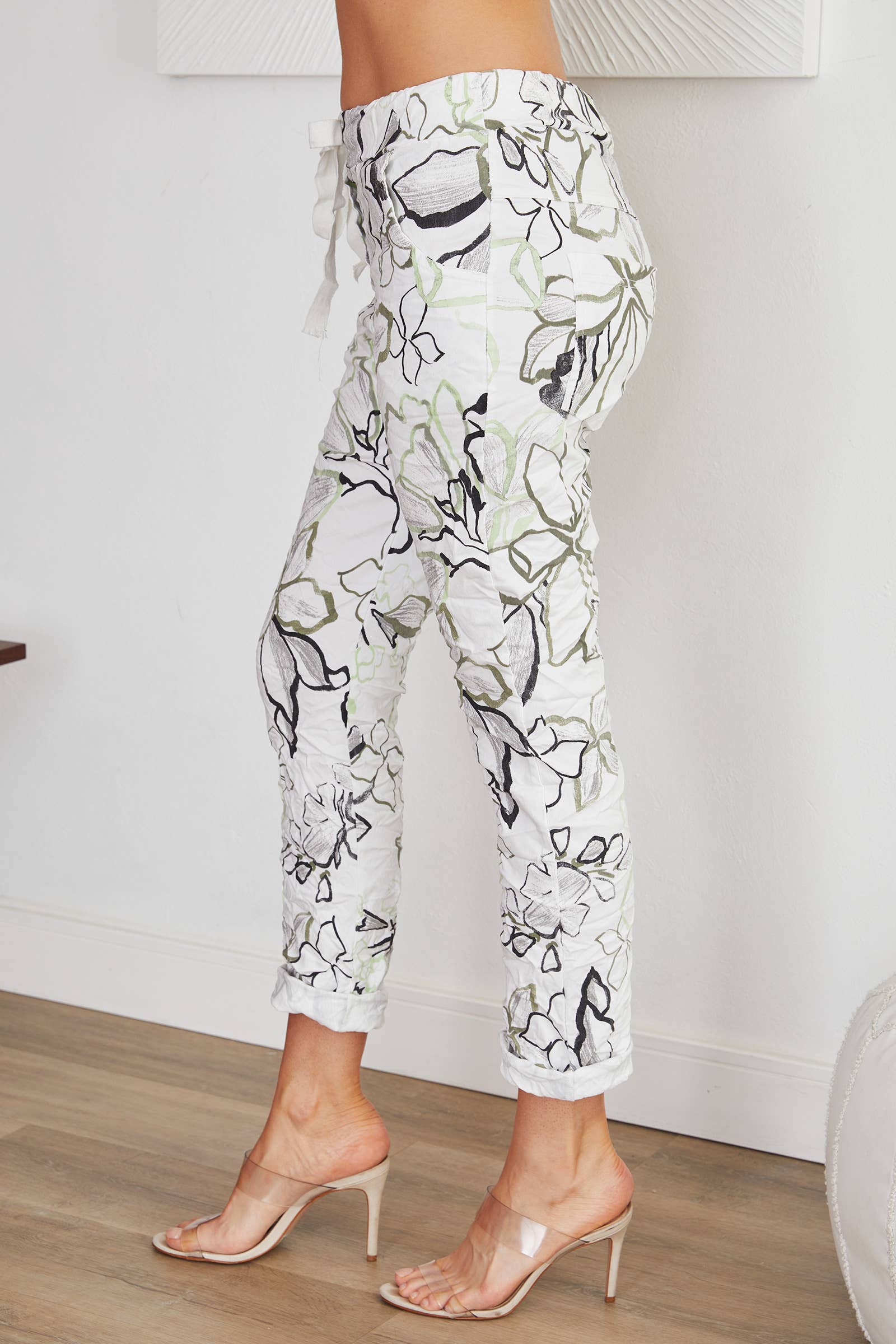 VENTI6 - Wholesale Pants - Women's - ART FLORAL PRINT CRINKLE JOGGER PANTS (21366-ARTFLORAL)5