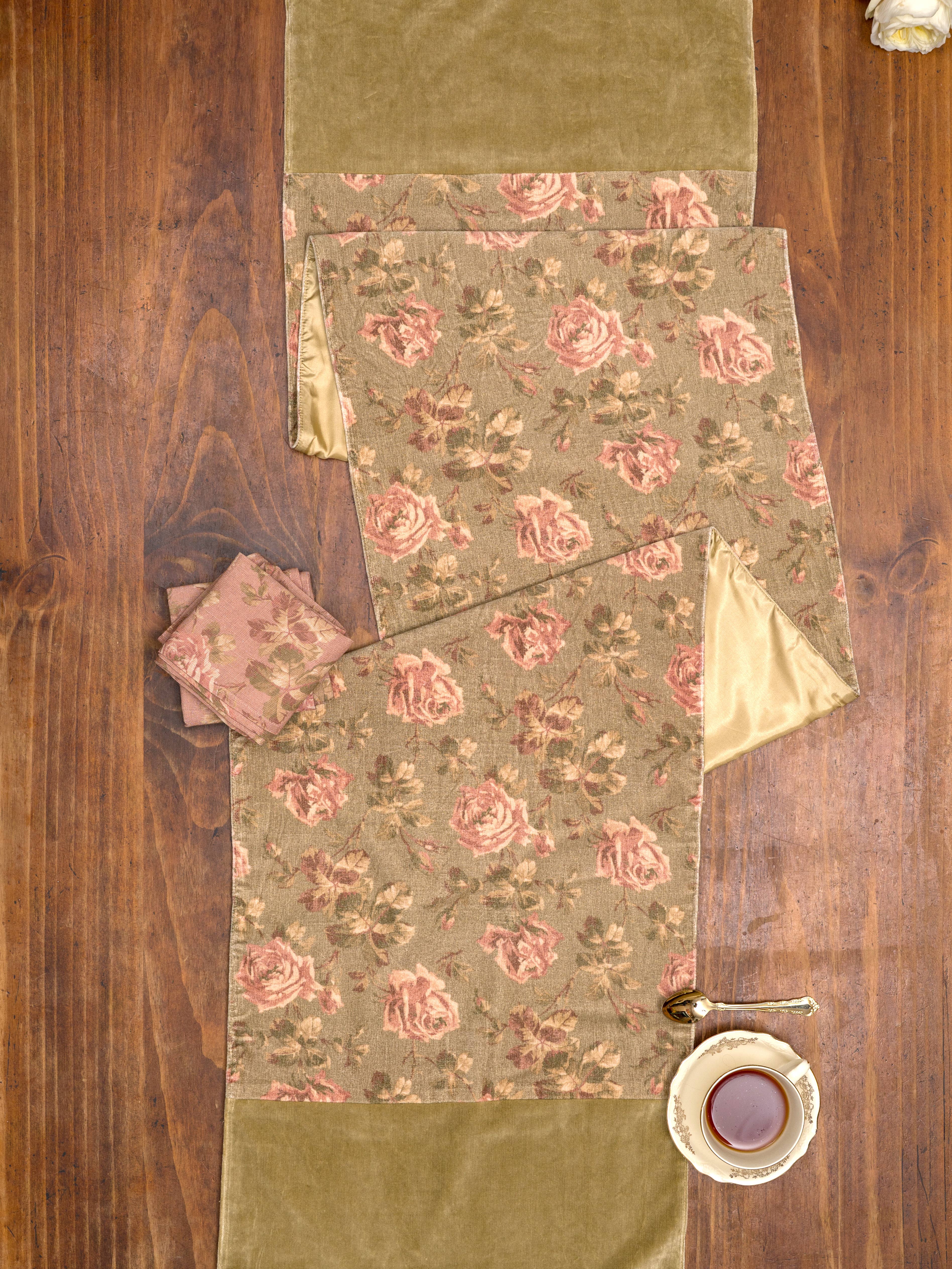 April Cornell – wholesale Löpare – Vintage Rose Sammetlöpare - Oliv2