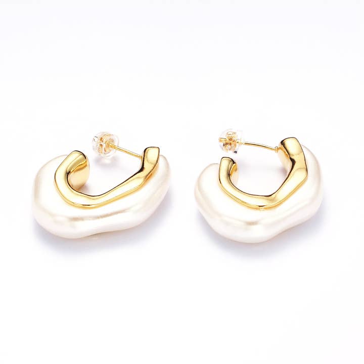 Gold 30mm Shell Pearl Geometric J-Shaped Hoop ✦ EA-21Q193 for wholesale by Simply Jewels