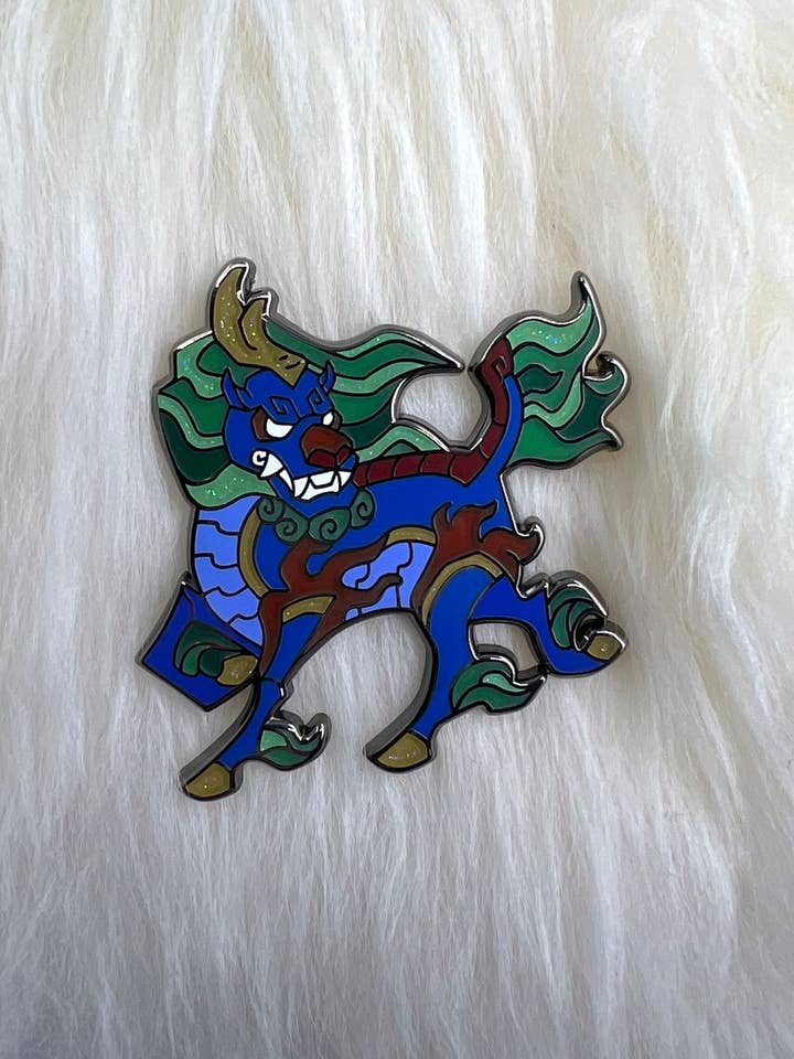 Alfiler de esmalte duro Qilin Kirin para venta al por mayor de Roamin' Bison Workshop